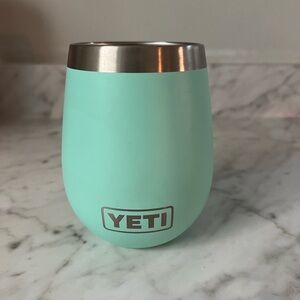 YETI Rambler Aqua Wine Tumbler